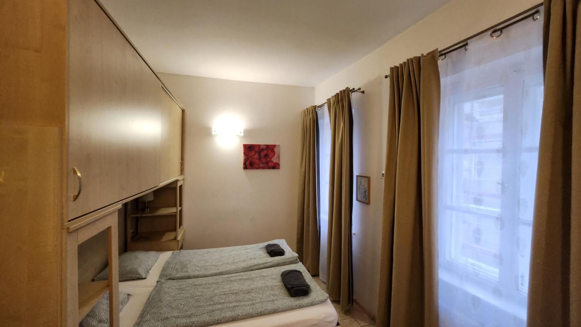 Hotel Borbaratok Haza Győr Exterior foto