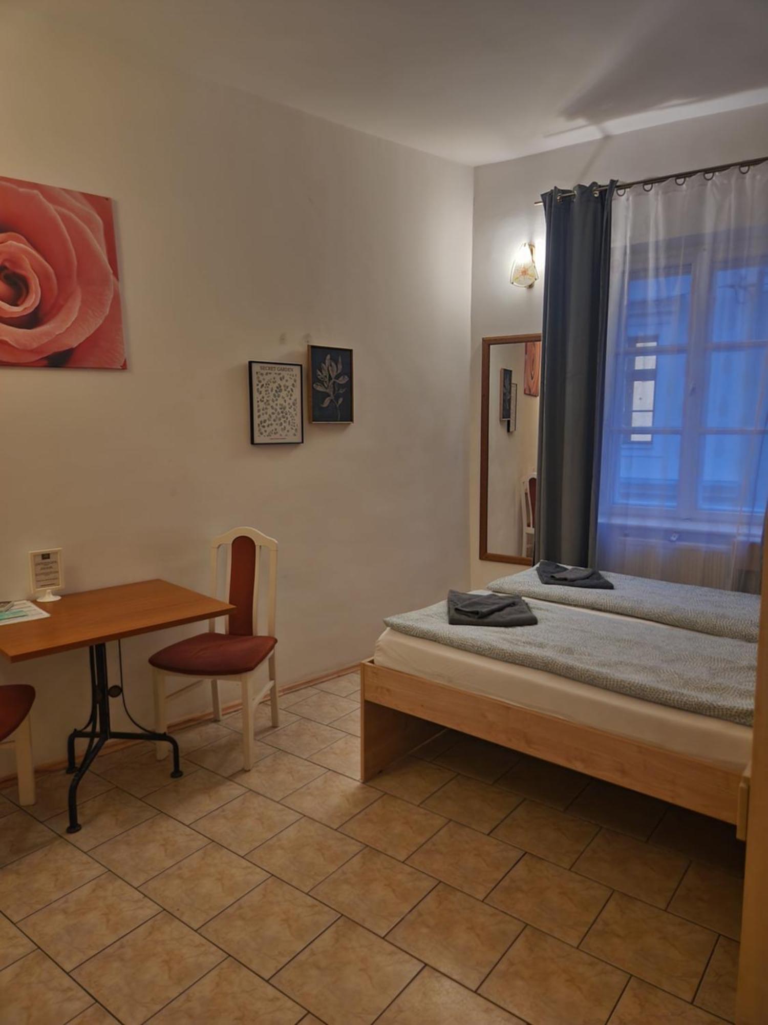 Hotel Borbaratok Haza Győr Exterior foto